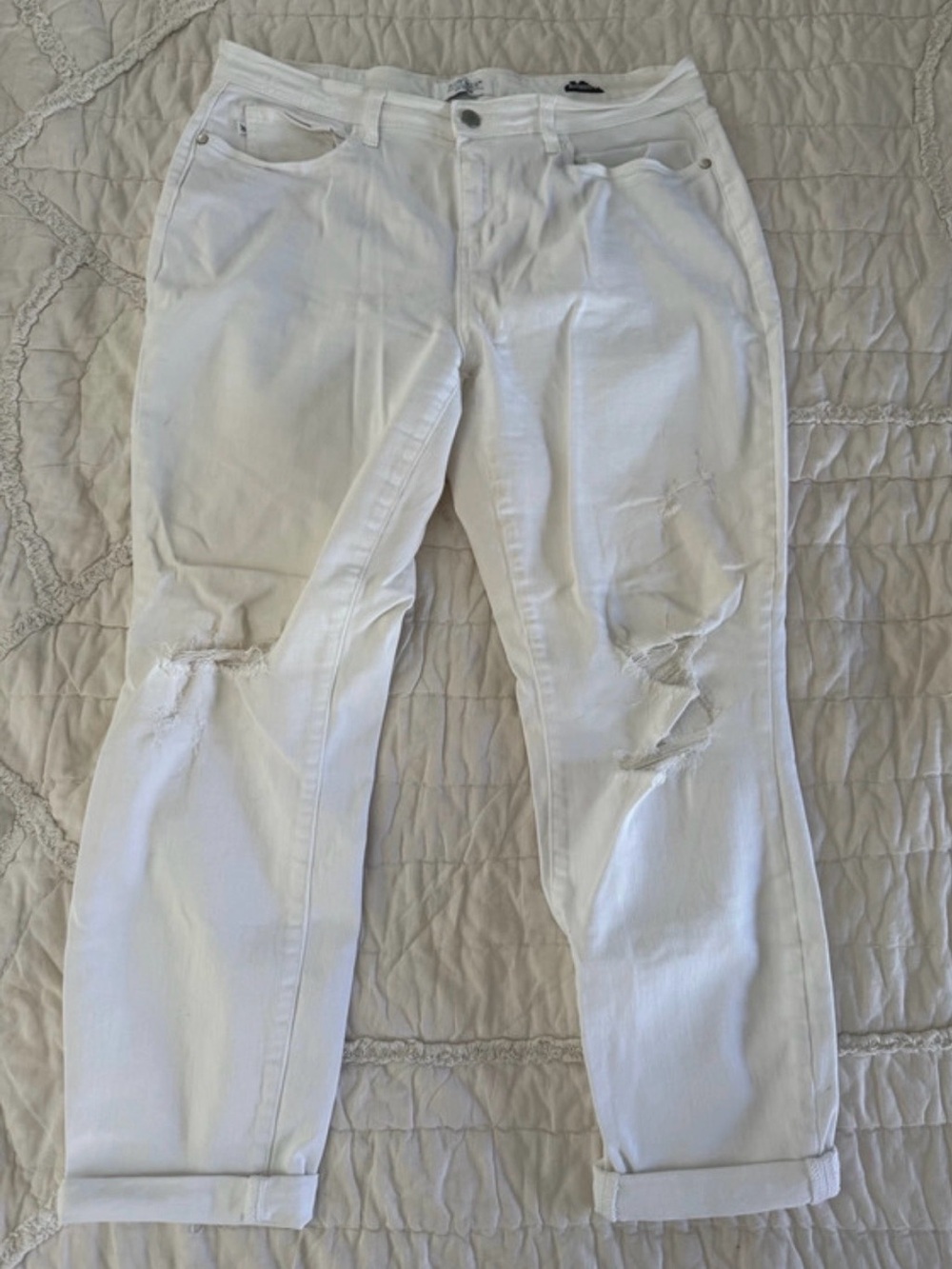 Judy Blue White Distressed Boyfriend Jeans